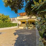 Olive Lavender Appartement
