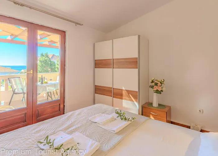 Olive Lavender Apartman Mandre