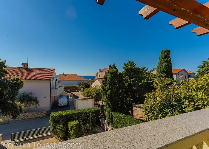 Olive Lavender Apartman Mandre