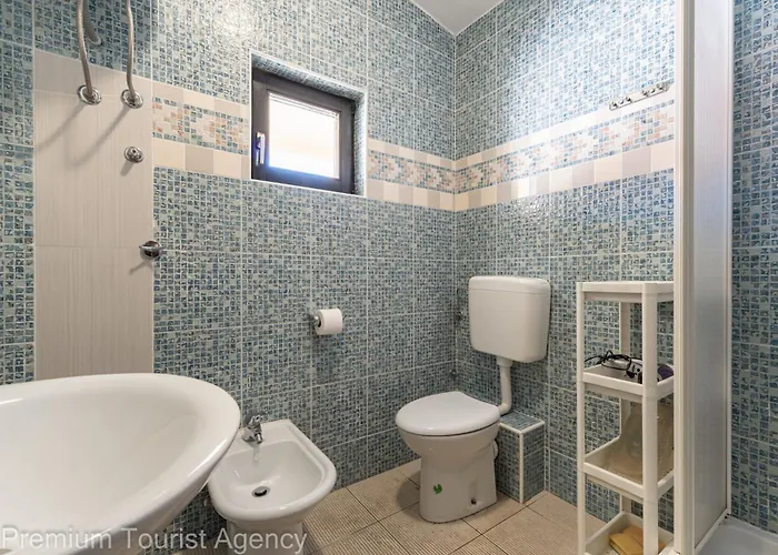 Olive Lavender Apartman Mandre